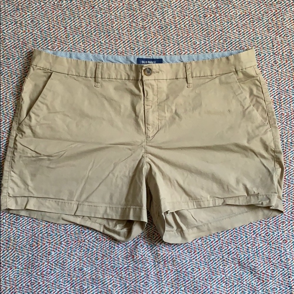 khaki shorts